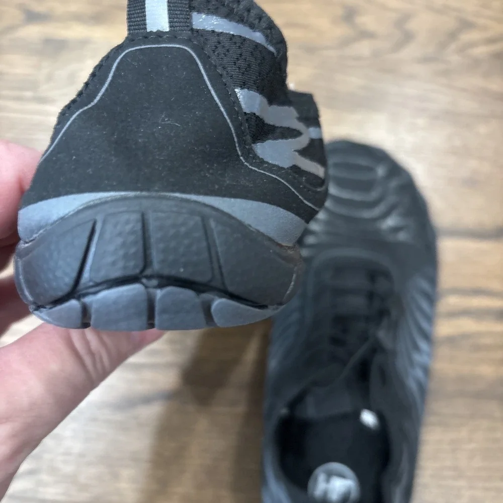 HF Men's Water Shoes Black US Size 9.5 Medium for Water Sports